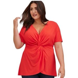 Torrid red twist top  size 4